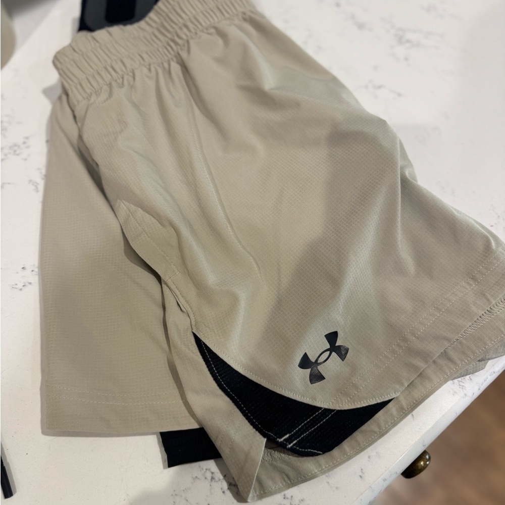 Under Armour Men's Tan Shorts